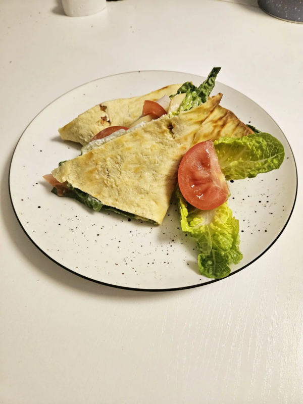 Przepis na Proteinowy Wrap z Serka Wiejskiego