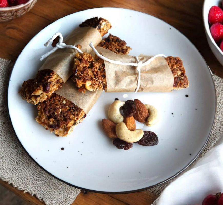 Zdrowe batoniki owsiane z bakaliami batoniki owsiane dietetyk kliniczny kinga witczak